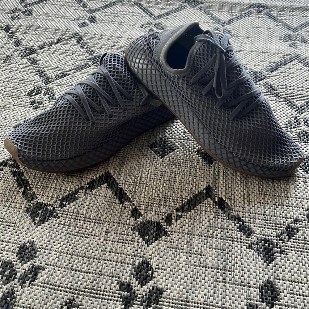 Adidas Deerupt Size 7 Boys/Men